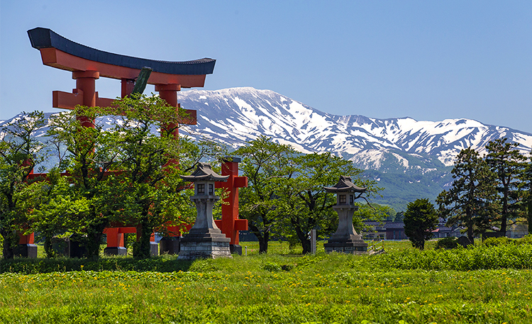 自然と信仰が息づく「生まれかわりの旅」　出羽三山