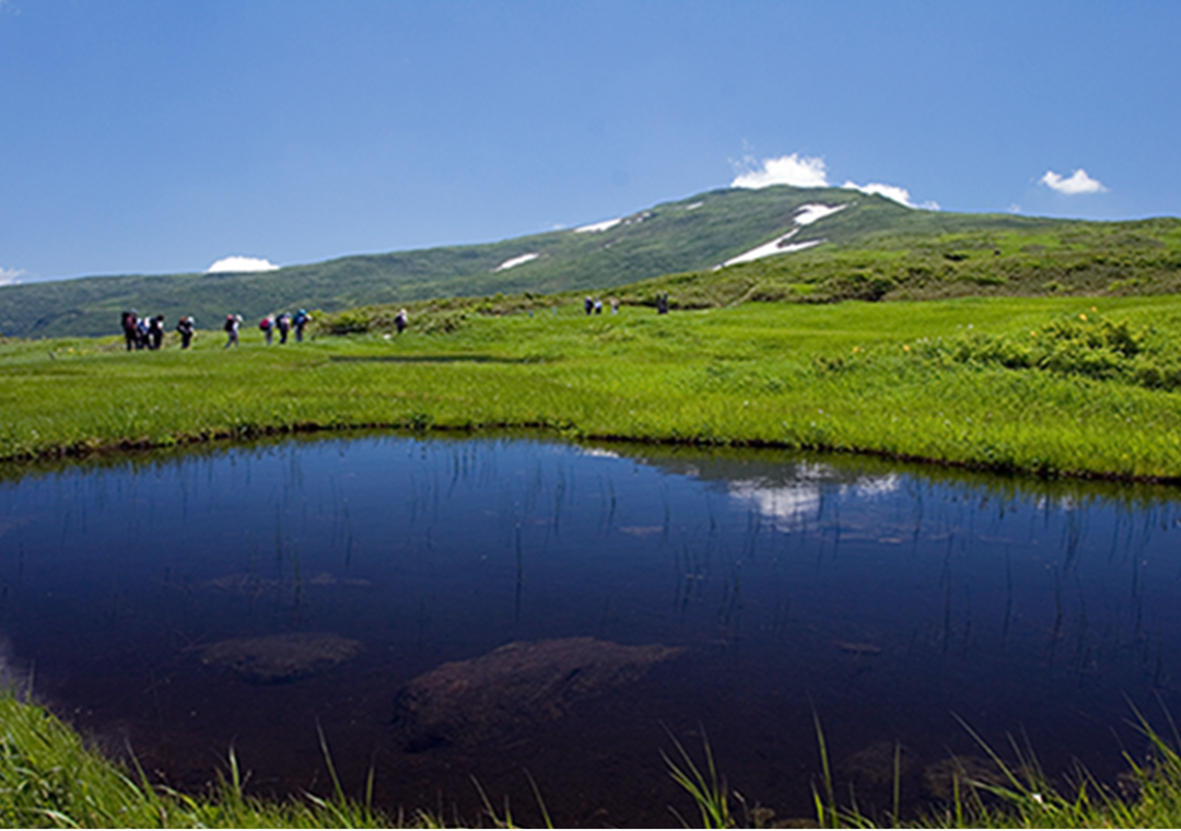 先祖の霊たちが鎮まる山 月山