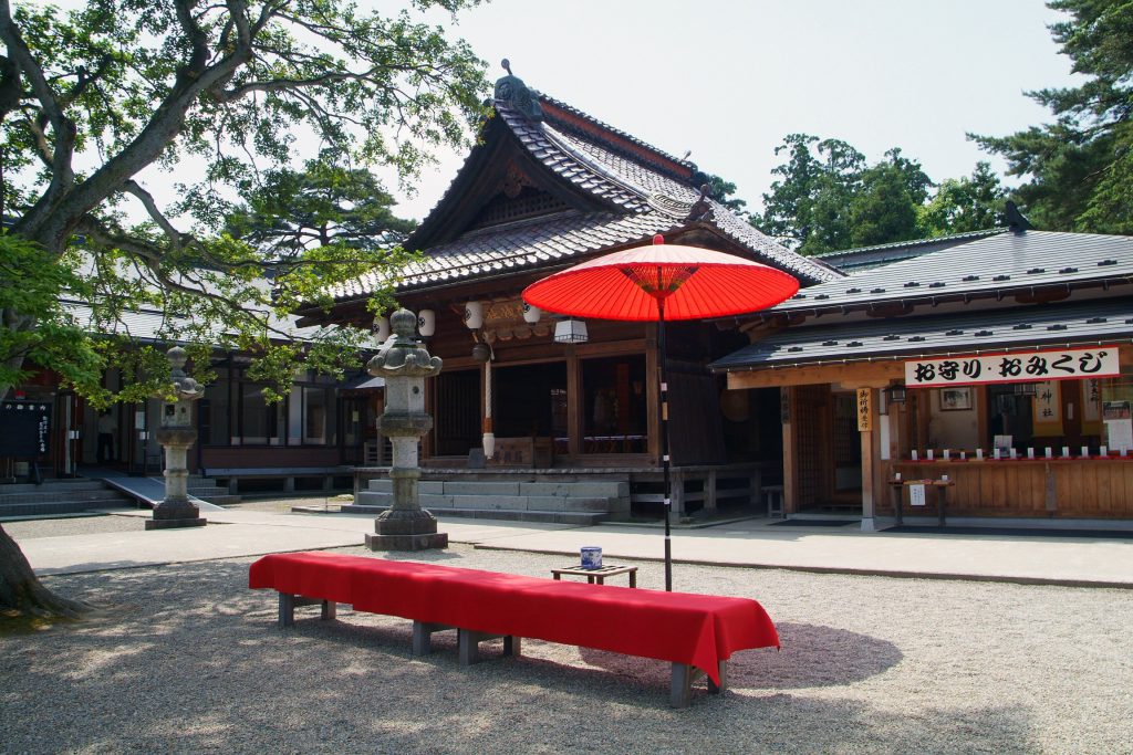 鶴岡公園散策…① 荘内神社 – つるおか観光ナビ