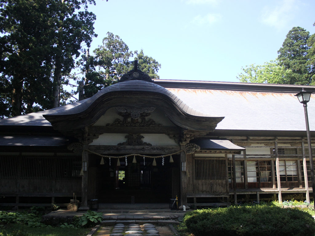 羽黒山斎館